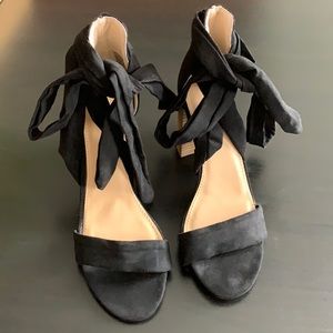 Women’s Express lace up block heel sandals. NWOT Size 8